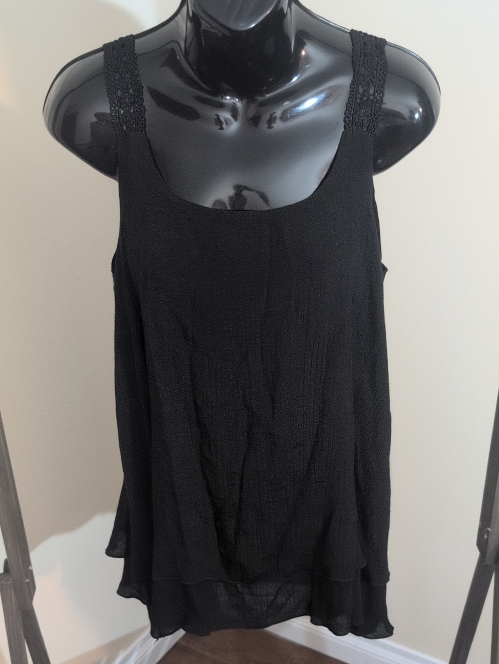 Black Layered Crochet-Trim Tank Top -